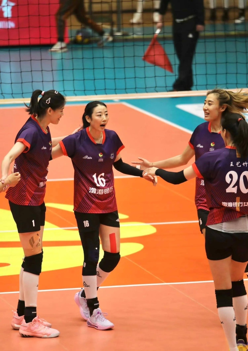 表情难看的 表情难看的